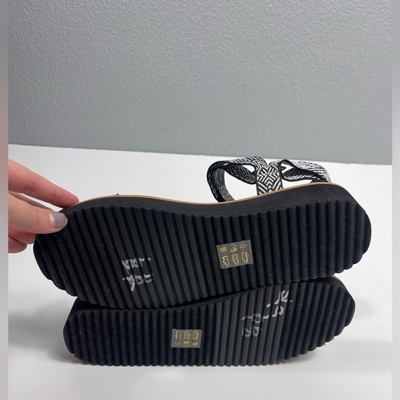 Madewell The Resourced Maggie Black & White Strappy Sandals Womens 9.5 Platform - Picture 4 of 9